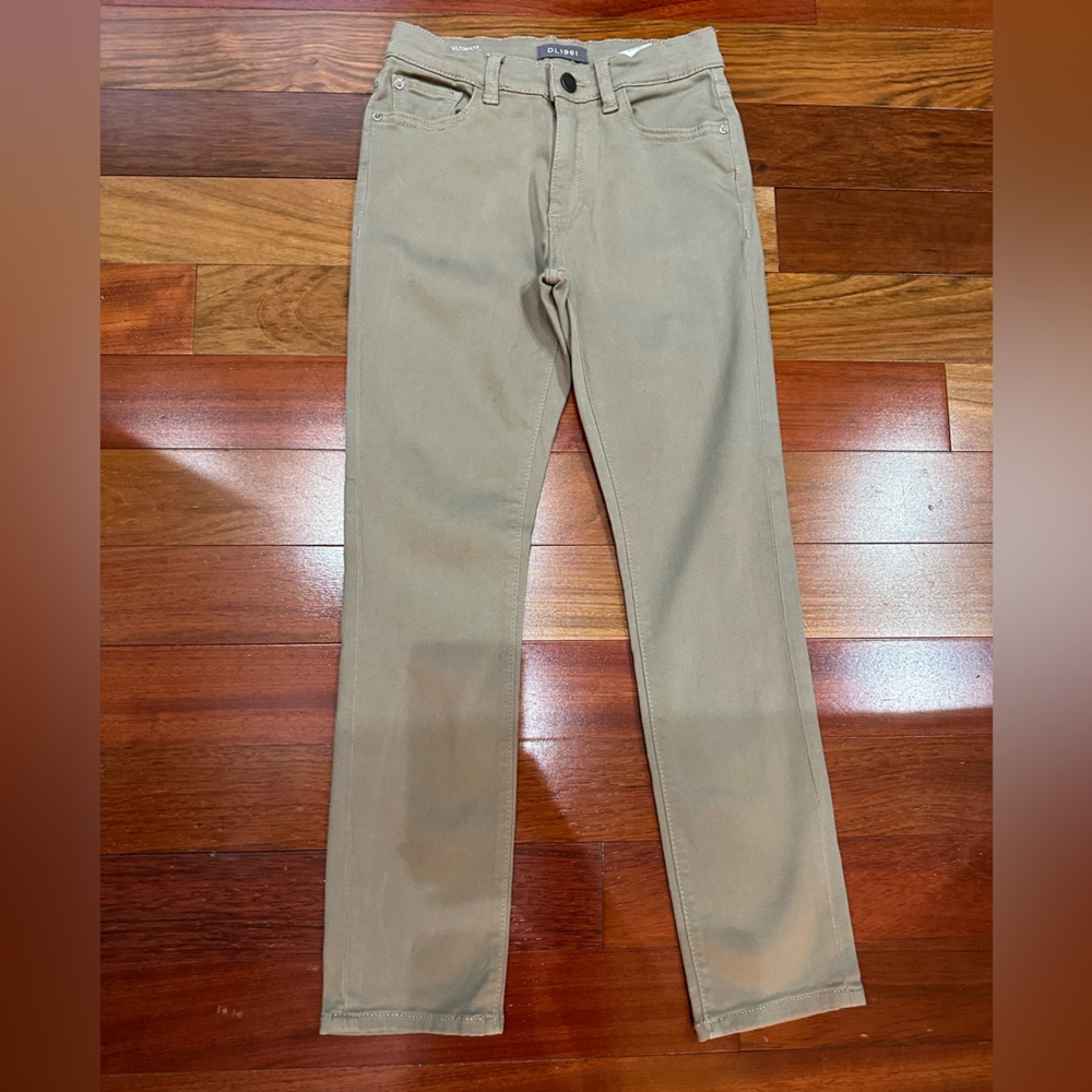 LIKE NEW DL1961 Slim Fit Brady Jeans